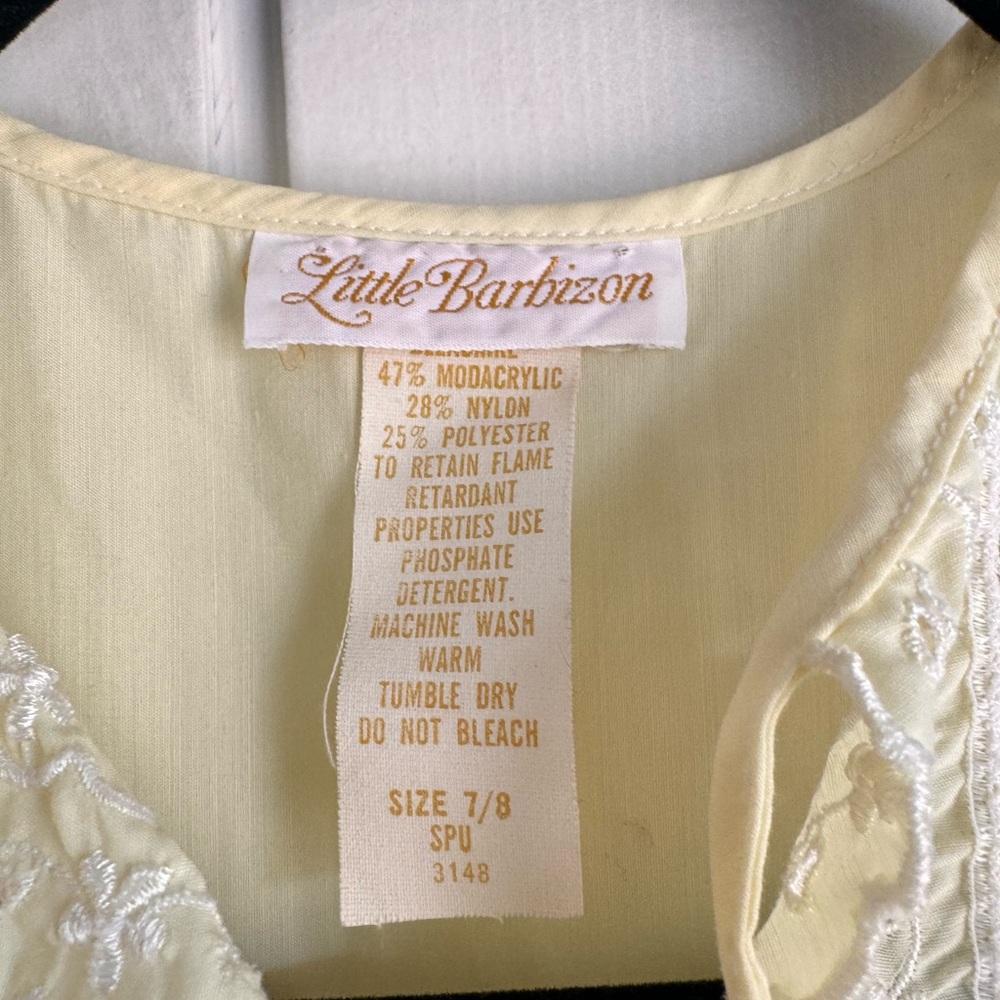 Vintage Women's Dress in Soft Yellow - Picture 2 of 5